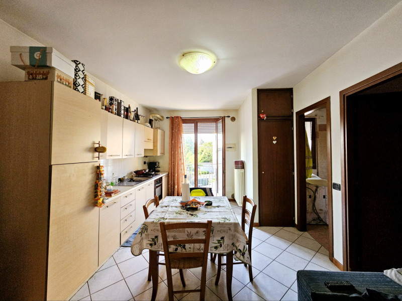 Proponiamo in vendita per investimento, appartamento bilocale di circa 55 mq, situato in un compl...