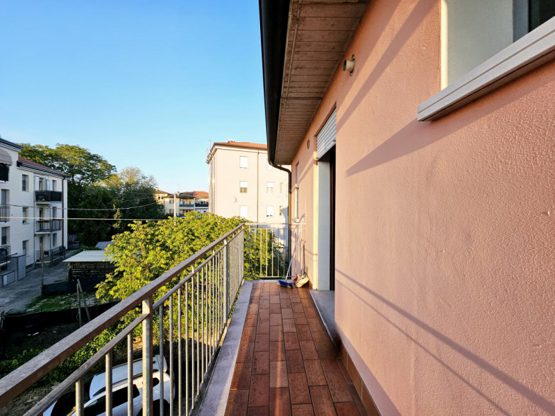 Proponiamo in vendita per investimento, appartamento bilocale di circa 55 mq, situato in un compl...