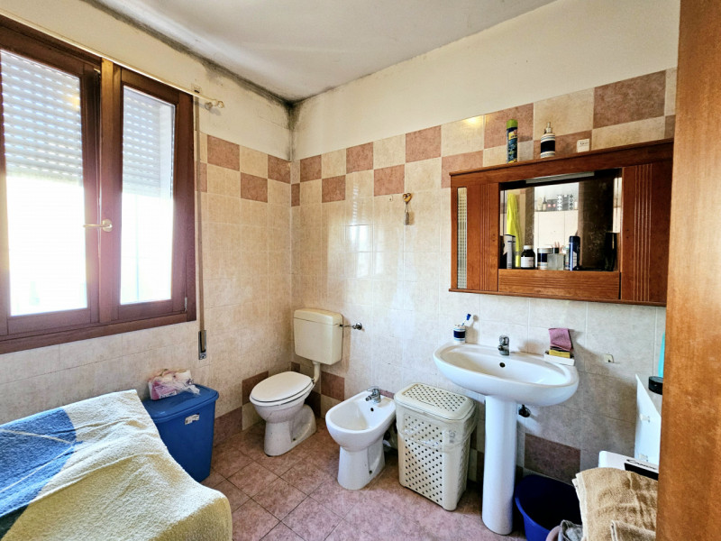 Proponiamo in vendita per investimento, appartamento bilocale di circa 55 mq, situato in un compl...