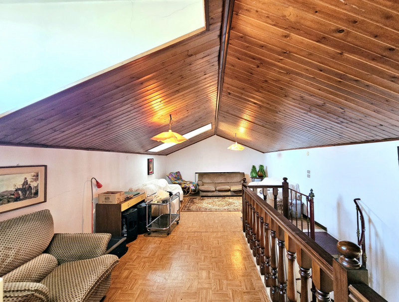 In una posizione comoda al centro di Este, proponiamo in affitto spazioso appartamento al secondo...