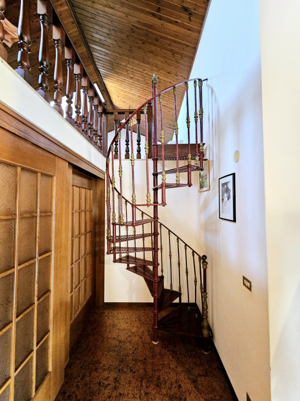 In una posizione comoda al centro di Este, proponiamo in affitto spazioso appartamento al secondo...