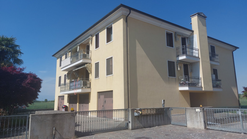 Nella piccola frazione di Colzè, appartenente al Comune di Montegalda, abbiamo da proporvi un int...