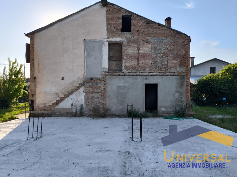 FATTE - In zona tranquilla e allo stesso tempo a pochi minuti dal centro e dai principali servizi...