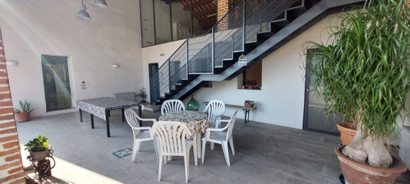 Affittasi a Piazzola sul Brenta (Frazione di Presina) splendido ufficio di circa 100 mq. con prop...