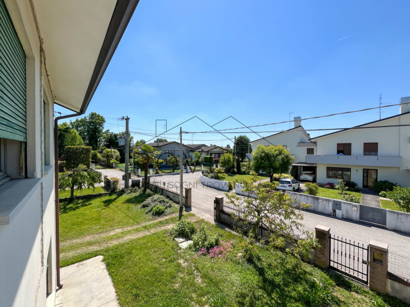 DOSSON DI CASIER

RIFERIMENTO: CR25

L'agenzia Roveda Immobiliare ha il piacere di proporvi, in u...
