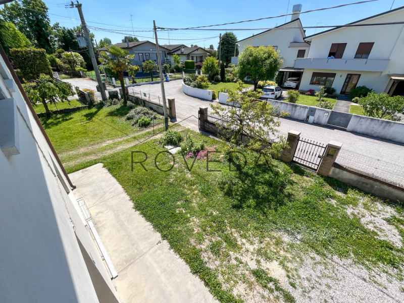 DOSSON DI CASIER

RIFERIMENTO: CR25

L'agenzia Roveda Immobiliare ha il piacere di proporvi, in u...