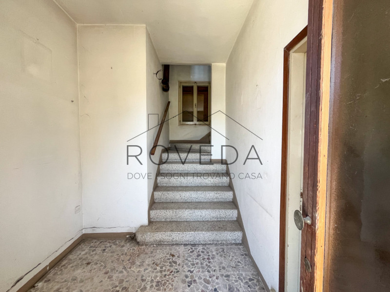 DOSSON DI CASIER

RIFERIMENTO: CR25

L'agenzia Roveda Immobiliare ha il piacere di proporvi, in u...