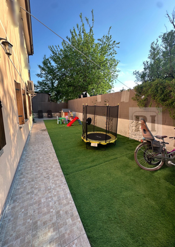 Nel cuore dell'apprezzato quartiere residenziale di Sacrocuore a Padova, proponiamo in vendita un...