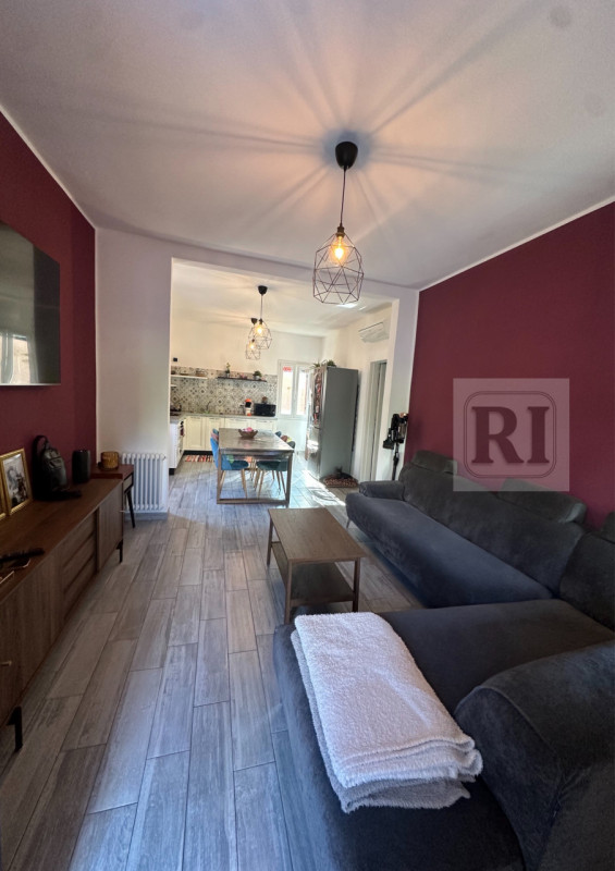 Nel cuore dell'apprezzato quartiere residenziale di Sacrocuore a Padova, proponiamo in vendita un...