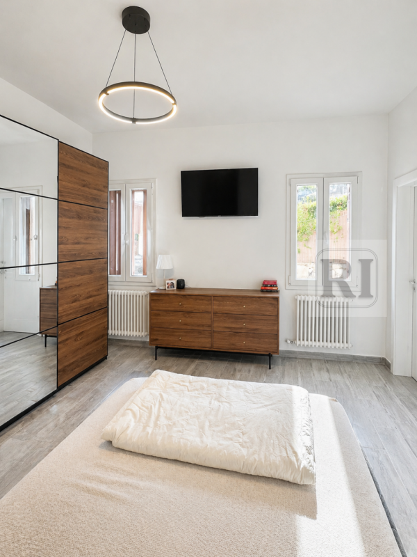 Nel cuore dell'apprezzato quartiere residenziale di Sacrocuore a Padova, proponiamo in vendita un...