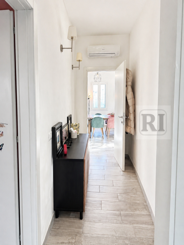 Nel cuore dell'apprezzato quartiere residenziale di Sacrocuore a Padova, proponiamo in vendita un...