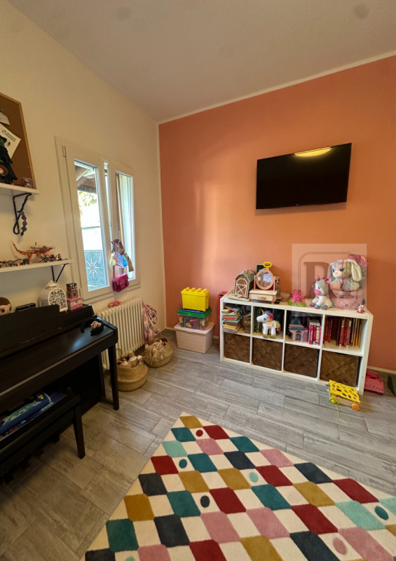 Nel cuore dell'apprezzato quartiere residenziale di Sacrocuore a Padova, proponiamo in vendita un...