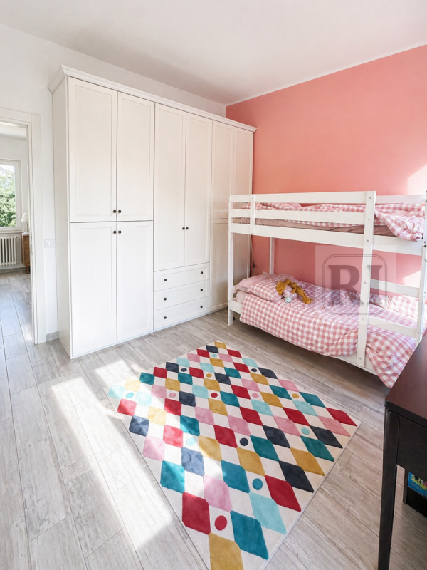 Nel cuore dell'apprezzato quartiere residenziale di Sacrocuore a Padova, proponiamo in vendita un...