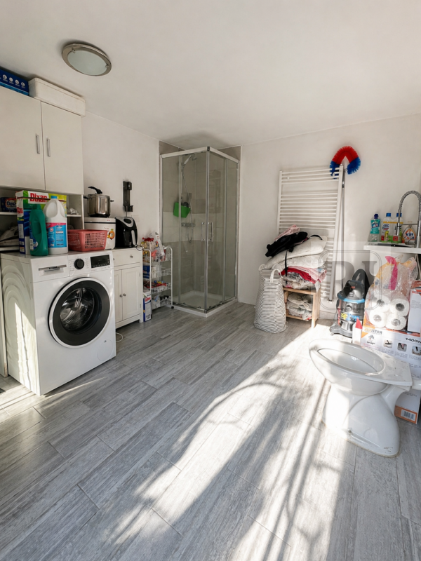 Nel cuore dell'apprezzato quartiere residenziale di Sacrocuore a Padova, proponiamo in vendita un...