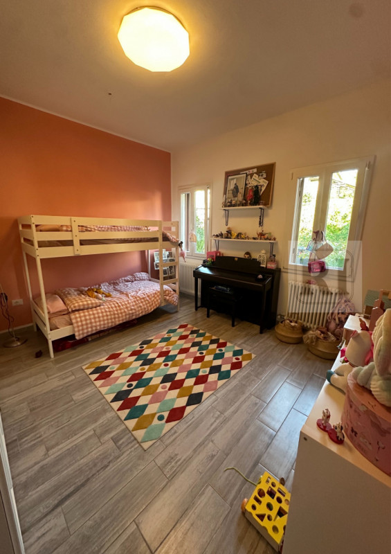 Nel cuore dell'apprezzato quartiere residenziale di Sacrocuore a Padova, proponiamo in vendita un...