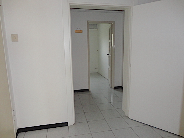 Ufficio disponibile vicinissimo alla fermata del tram e comodo per tutti i servizi pubblici ed i ...