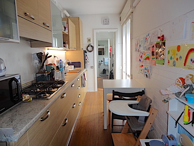 Nel cuore del centro storico, in prossimità di via Degli Zabarella, è disponibile da agosto un ap...