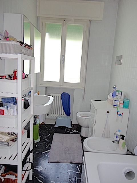 Nel cuore del centro storico, in prossimità di via Degli Zabarella, è disponibile da agosto un ap...