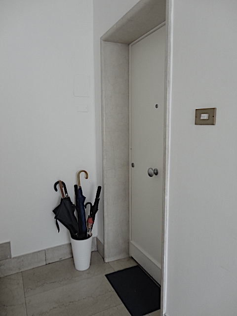 Nel cuore del centro storico, in prossimità di via Degli Zabarella, è disponibile da agosto un ap...