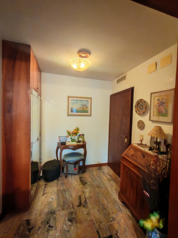 Vendesi soleggiato appartamento in centro storico a Venezia, Cannaregio zona Rio della Sensa e Ri...