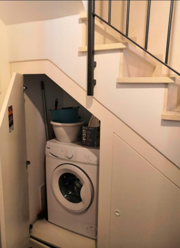 Vendesi casetta indipendente accostata, totalmente ristrutturata a nuovo, su due livelli. Piano t...