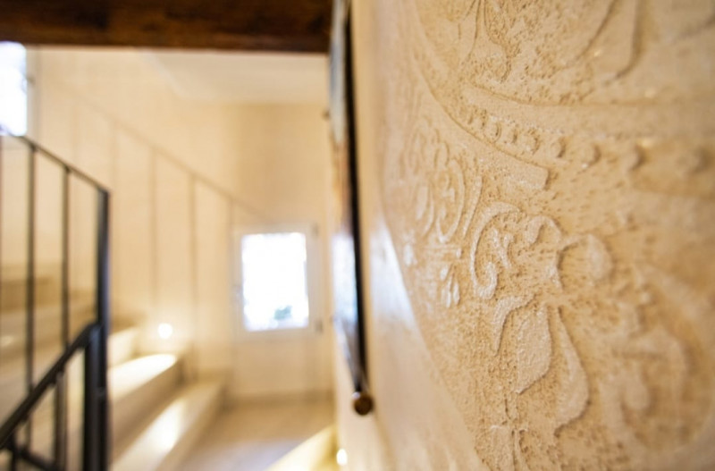 Vendesi casetta indipendente accostata, totalmente ristrutturata a nuovo, su due livelli. Piano t...