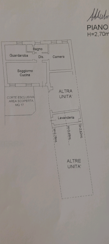 Scopri questo grazioso mini appartamento arredato, situato al piano terra di un piccolo contesto ...