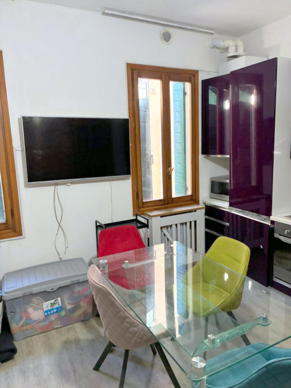 1 CAMERA RISTRUTTURATO ED ARREDATO A PONTE DI BRENTA €.130.000 - rif.CL538

A Ponte di Brenta, in...