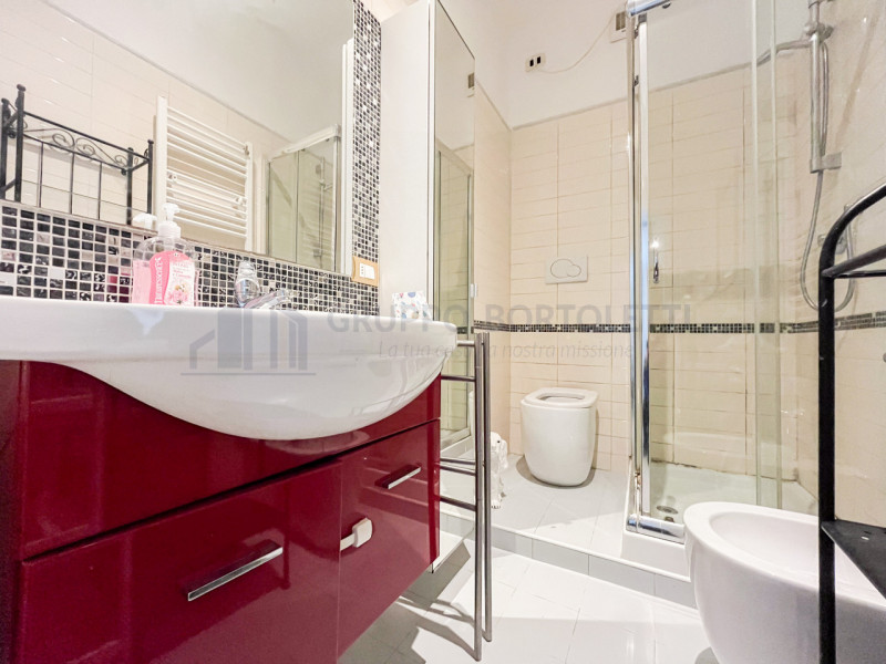 1 CAMERA RISTRUTTURATO ED ARREDATO A PONTE DI BRENTA €.130.000 - rif.CL538

A Ponte di Brenta, in...