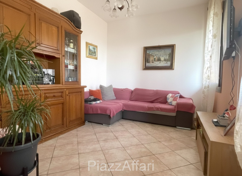 Pegolotte di Cona (VE): Porzione di casa in contesto bifamiliare, sviluppata su 2 piani, con area...