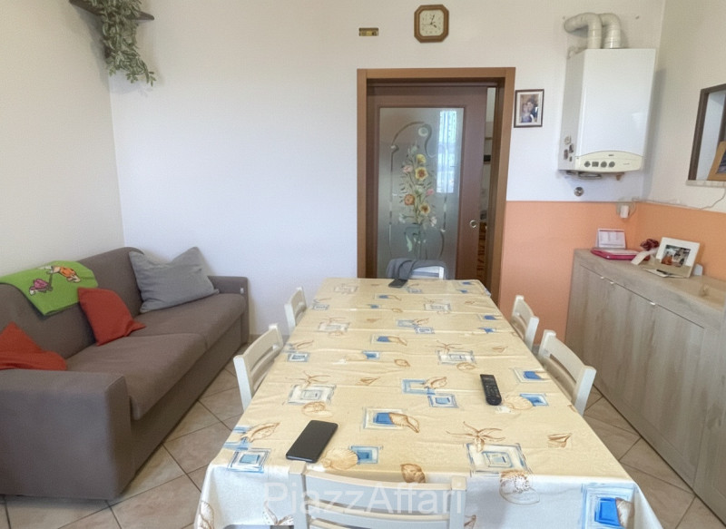 Pegolotte di Cona (VE): Porzione di casa in contesto bifamiliare, sviluppata su 2 piani, con area...
