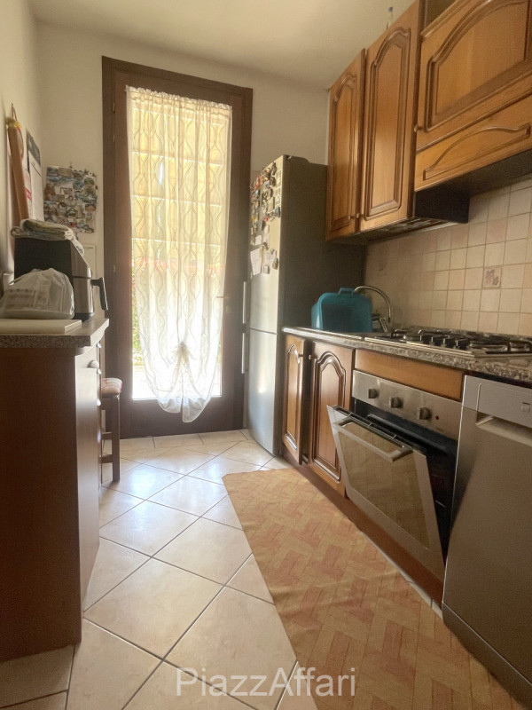 Pegolotte di Cona (VE): Porzione di casa in contesto bifamiliare, sviluppata su 2 piani, con area...