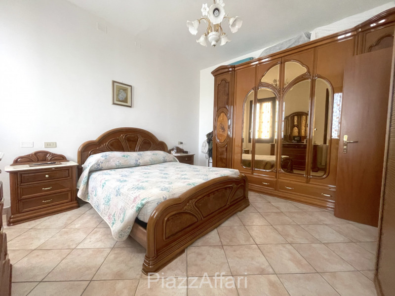 Pegolotte di Cona (VE): Porzione di casa in contesto bifamiliare, sviluppata su 2 piani, con area...