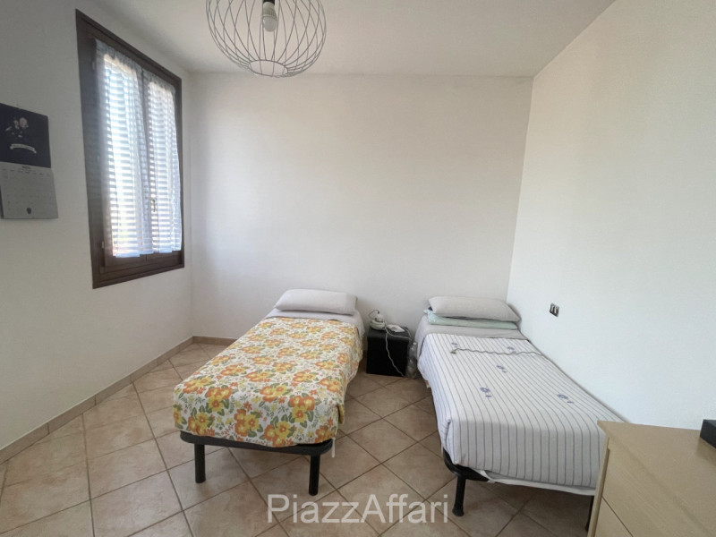 Pegolotte di Cona (VE): Porzione di casa in contesto bifamiliare, sviluppata su 2 piani, con area...