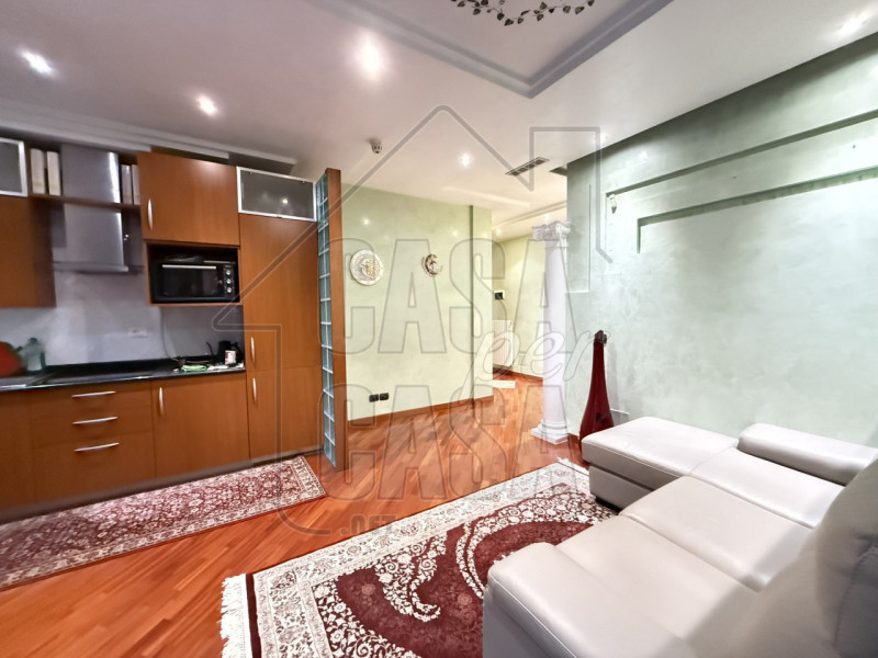 Proponiamo in vendita a pochi passi dal Duomo di Abano Terme, un raffinato appartamento di circa ...