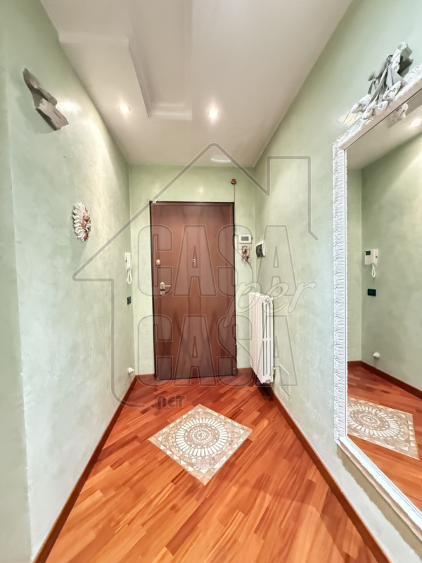 Proponiamo in vendita a pochi passi dal Duomo di Abano Terme, un raffinato appartamento di circa ...