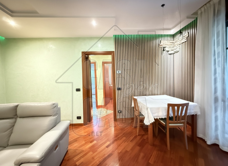 Proponiamo in vendita a pochi passi dal Duomo di Abano Terme, un raffinato appartamento di circa ...