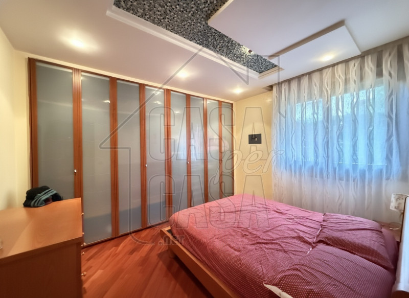 Proponiamo in vendita a pochi passi dal Duomo di Abano Terme, un raffinato appartamento di circa ...