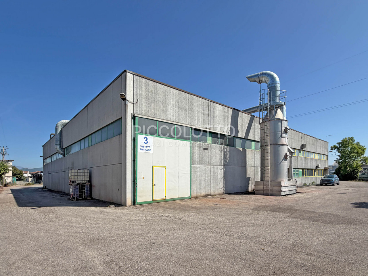 Altivole - À 3 km de la SPV - Entrepôt avec bureaux