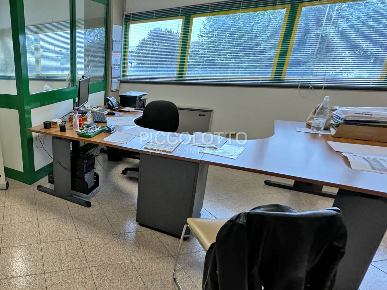 Altivole - À 3 km de la SPV - Entrepôt avec bureaux