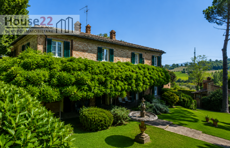 AREZZO - TOSCANA. Splendido ANTICO CASALE sapientemente ristrutturato, con una superficie totale ...