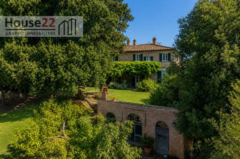 AREZZO - TOSCANA. Splendido ANTICO CASALE sapientemente ristrutturato, con una superficie totale ...