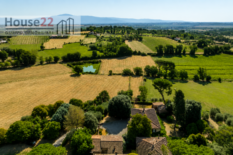 AREZZO - TOSCANA. Splendido ANTICO CASALE sapientemente ristrutturato, con una superficie totale ...