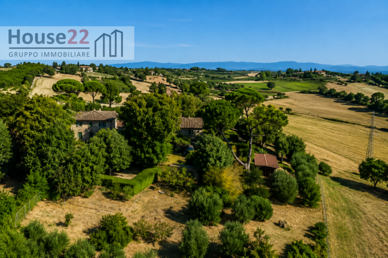 AREZZO - TOSCANA. Splendido ANTICO CASALE sapientemente ristrutturato, con una superficie totale ...