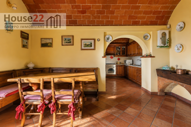 AREZZO - TOSCANA. Splendido ANTICO CASALE sapientemente ristrutturato, con una superficie totale ...