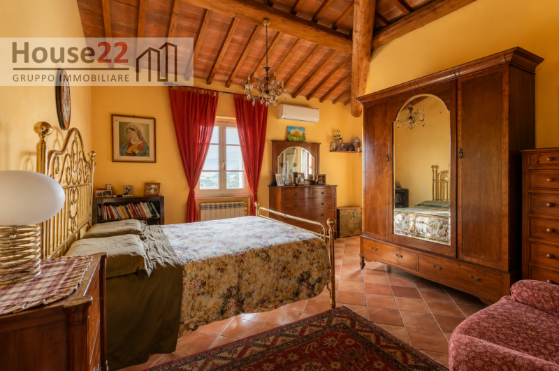 AREZZO - TOSCANA. Splendido ANTICO CASALE sapientemente ristrutturato, con una superficie totale ...