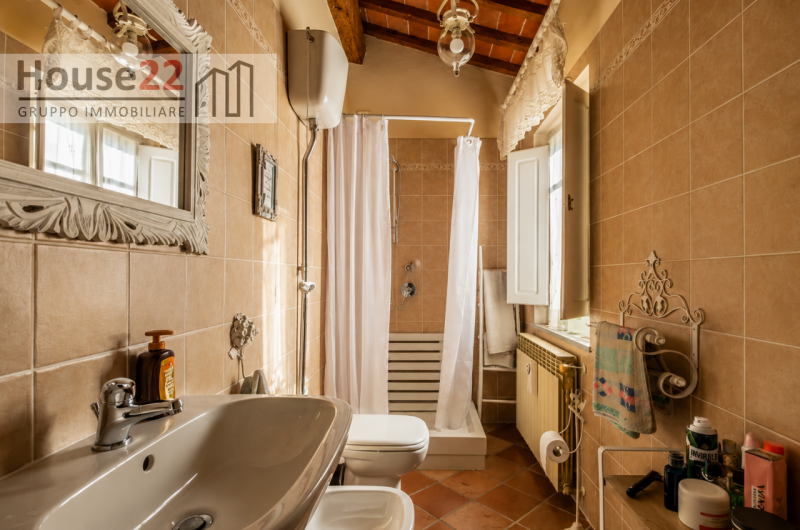 AREZZO - TOSCANA. Splendido ANTICO CASALE sapientemente ristrutturato, con una superficie totale ...