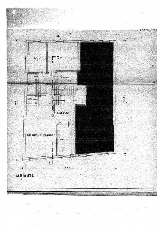 Scopri questo affascinante appartamento quadrilocale situato in un palazzetto storico nella prest...