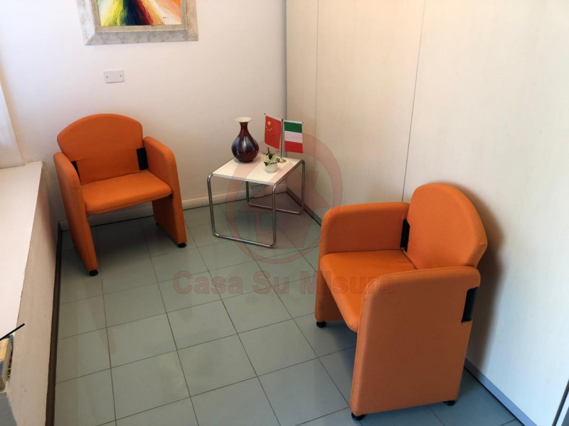 TEOLO - FERIOLE RIF. C120: Casa su Misura ha il piacere di proporVi ampio e luminoso ufficio fron...