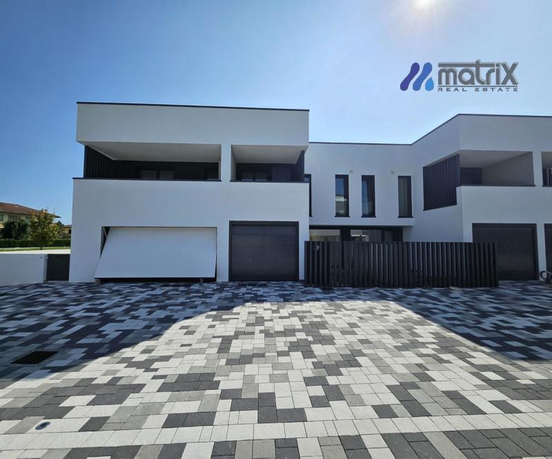 Villa Vigonovo €. 300.000 
Fotovoltaico 6 Kw con inverte, mq.140  calpestabili  Cl A4

"Residenze...